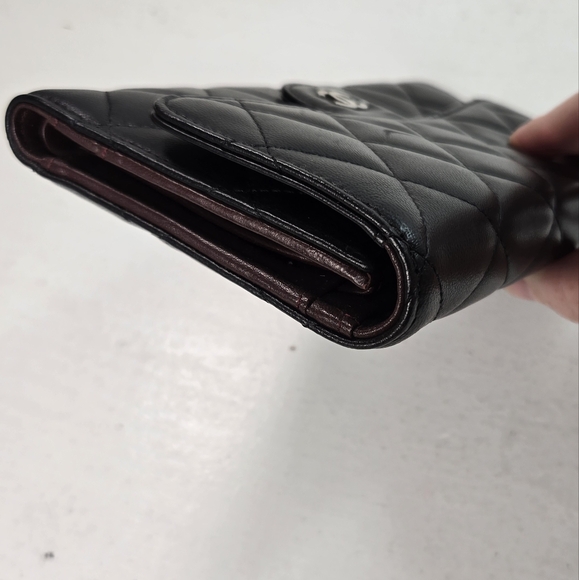 Chanel Classic CC Trifold Quilted Black Lambskin Flap Wallet - Picture 11 of 15